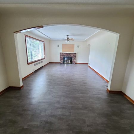 Spacious Home with Large Yard near Fraser Highway - Photo 5