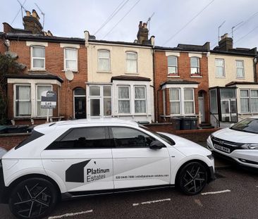 3 bedroom ground floor flat to rent - Photo 6