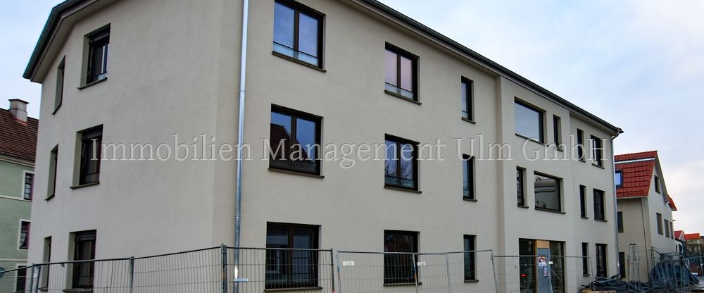 Wunderschöne 2-Zimmer-Wohnung mit Balkon und Tiefgaragenstellplatz! - Photo 1