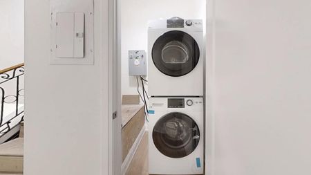 For Lease - 61 Gladys Road, Toronto, Ontario - Photo 2