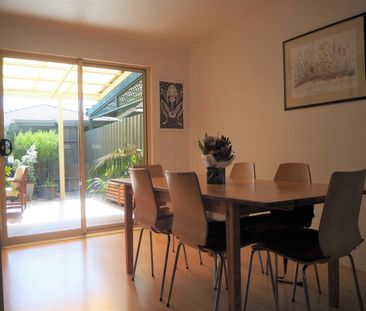 Townhouse in South Plympton - Photo 3