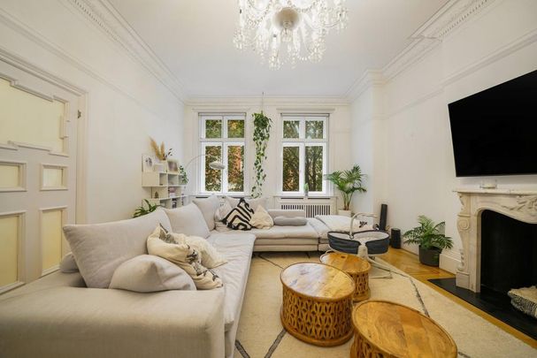 4 bedroom flat to rent - Photo 1