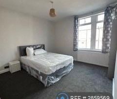 1 bedroom in a house share to rent - Photo 5