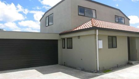 FIVE BEDROOMS - STUDENT RENTAL - Photo 4