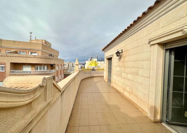 NEW 4 BEDROOM PENTHOUSE WITH SUNROOF FOR RENT IN TORREVIEJA - ALICANTE