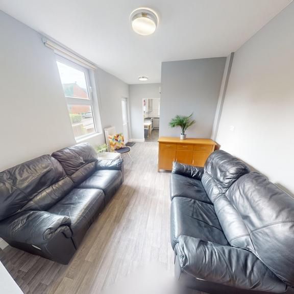 5 bedroom semi-detached house to rent - Photo 1