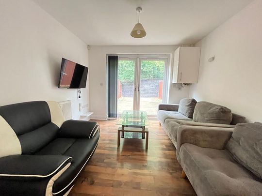 4 bedroom townhouse to rent - Photo 1