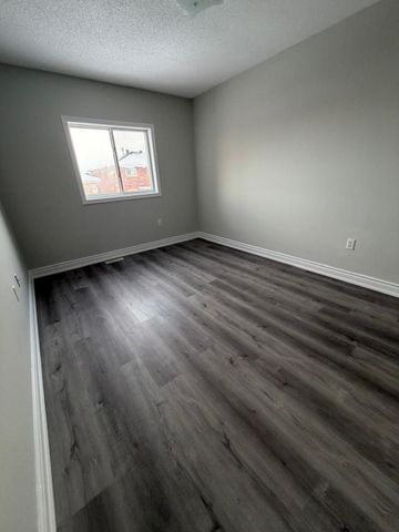 For Lease - 42 Patrick Drive, Barrie, Ontario - Photo 3