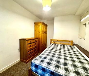 5 Bed Student Home - Room Lets - Tenterden Drive, Canterbury - Photo 4