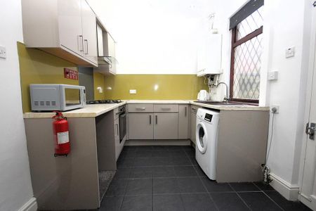 3 bedroom terraced house to rent - Photo 3