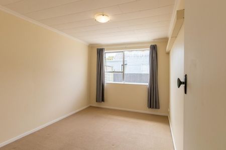 2 Bedrooms unit close to town - Photo 4