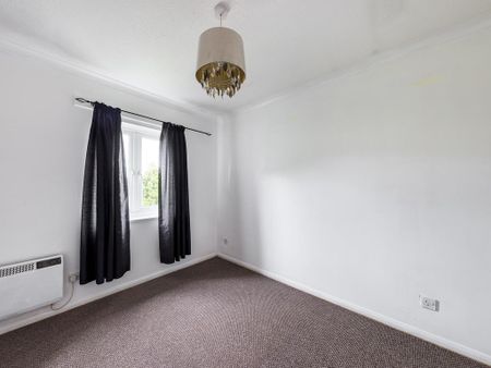 3 bedroom end of terrace house to rent - Photo 2