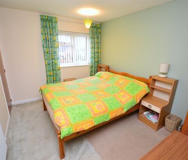 2 Bed House - end terrace - Photo 4