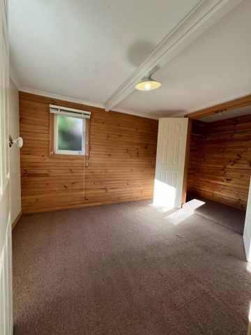 Central & Sunny 1 bedroom + study - Photo 2