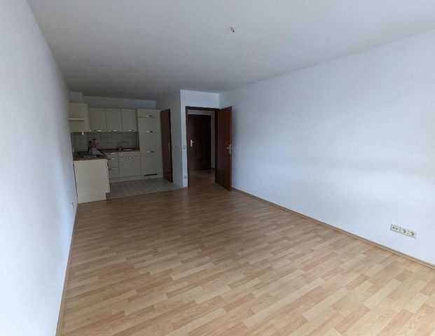 Charmante 2-Raum-Wohnung - frisch gestrichen & mit Einbauküche (EBK) - Photo 1