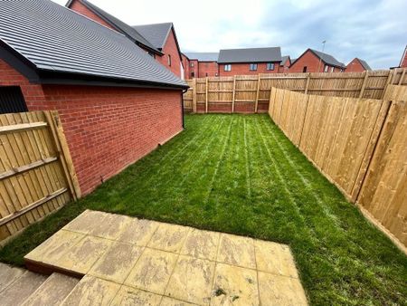 3 bedroom semi-detached house to rent - Photo 5