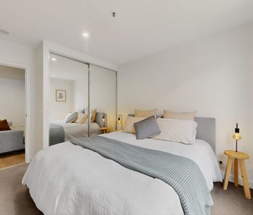 Modern One-Bedroom Apartment with Large Private Patio & Secure Parking - Photo 3