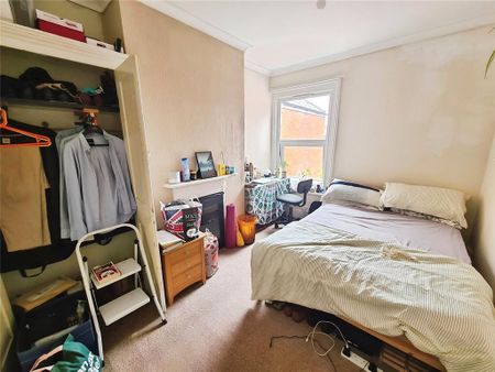 4 bedroom terraced house to rent - Photo 3