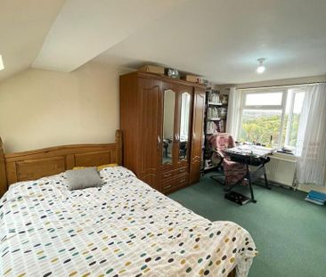 4 bedroom semi-detached house to rent - Photo 2