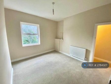 2 bedroom terraced house to rent - Photo 4