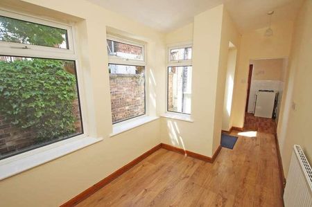 Hampton Road, Urmston, Manchester, M41 - Photo 5