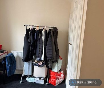 3 bedroom flat to rent - Photo 3