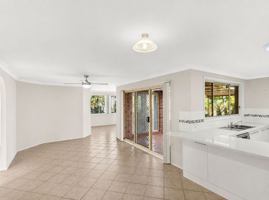4 Bedroom Family Home - Photo 1