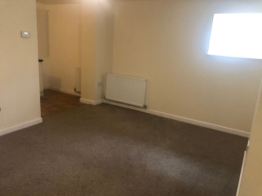 FENNY STRATFORD, MILTON KEYNES - Photo 1