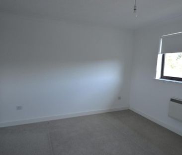 1 bedroom semi-detached house to rent - Photo 3