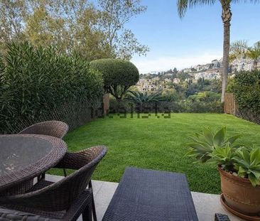 Alquiler de chalet adosado en Urbanizacion el Herrojo s/n - Photo 1