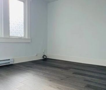 2961 Lakeshore Boulevard W #4 - Photo 1