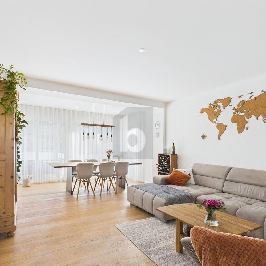 LIGHT-FLOODED WITH LARGE GARDEN & WHIRLPOOL - Photo 1