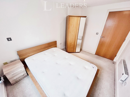 2 bedroom flat to rent - Photo 4