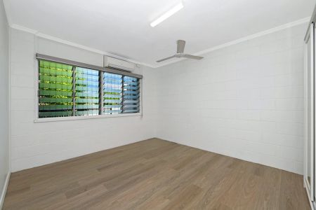 1/8 Primrose Street, North Ward. - Photo 5