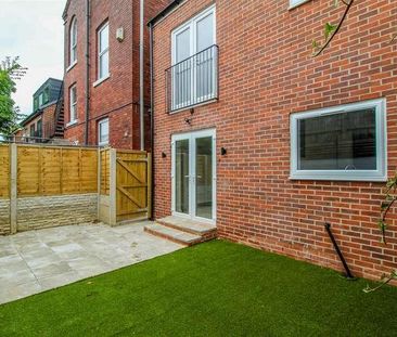 Westfield Terrace, Wakefield, WF1 - Photo 1