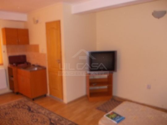 Garsoniera Bularga, toate dotarile, mobilata, 160 euro - Photo 1