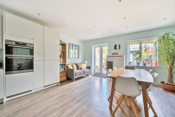 Rivermead Walk, Godalming - 4 bedrooms Property for lettings - Seymours - Photo 1