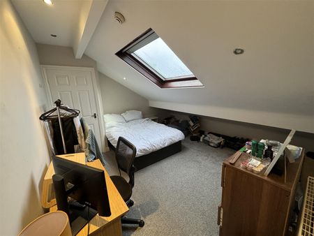 5 bedroom terraced house to rent - Photo 3