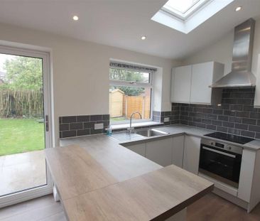 3 bedroom semi-detached house to rent - Photo 4