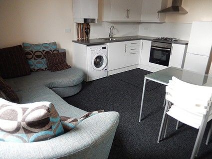 2 Bedroom Flat Alexandra Road - Photo 2