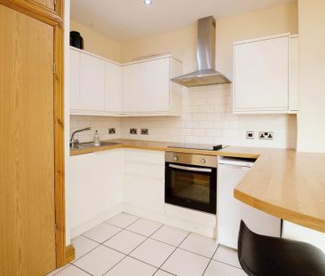 1 bedroom flat to rent - Photo 2