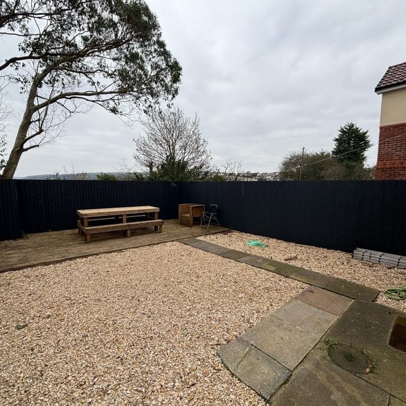 Clos Eileen Chilcott, Llansamlet, SWANSEA - Photo 1