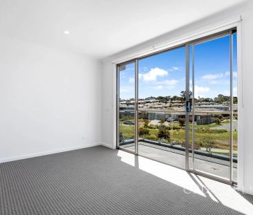 12A Sommerville Avenue, Mernda VIC 3754 - Photo 2