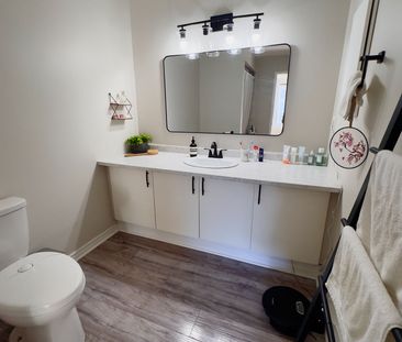 For Lease - 35 Champine Square, Clarington, Ontario - Photo 4