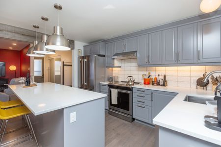 For Lease - 2018 Quincy Avenue, Beacon Hill North - South and Area, Ontario - Photo 5