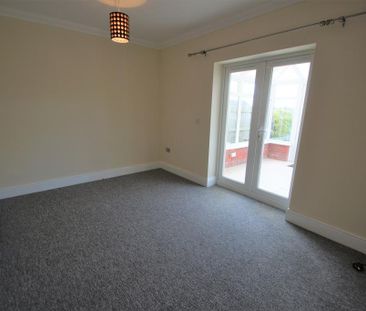 4 bedroom semi-detached house to rent - Photo 1