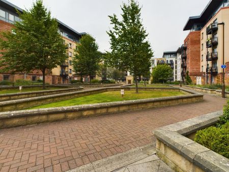 2 bedroom flat to rent - Photo 4