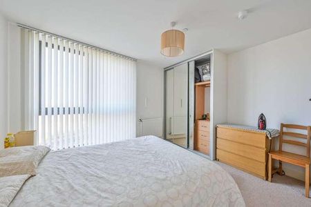 Connaught Heights, Silvertown, E16 - Photo 2