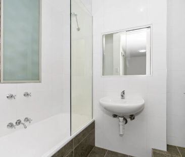 FULLY RENOVATED ON THE ESPLANADE - Photo 4