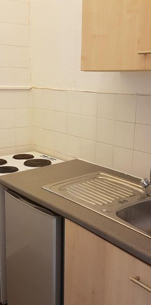 Studio to rent - Photo 1